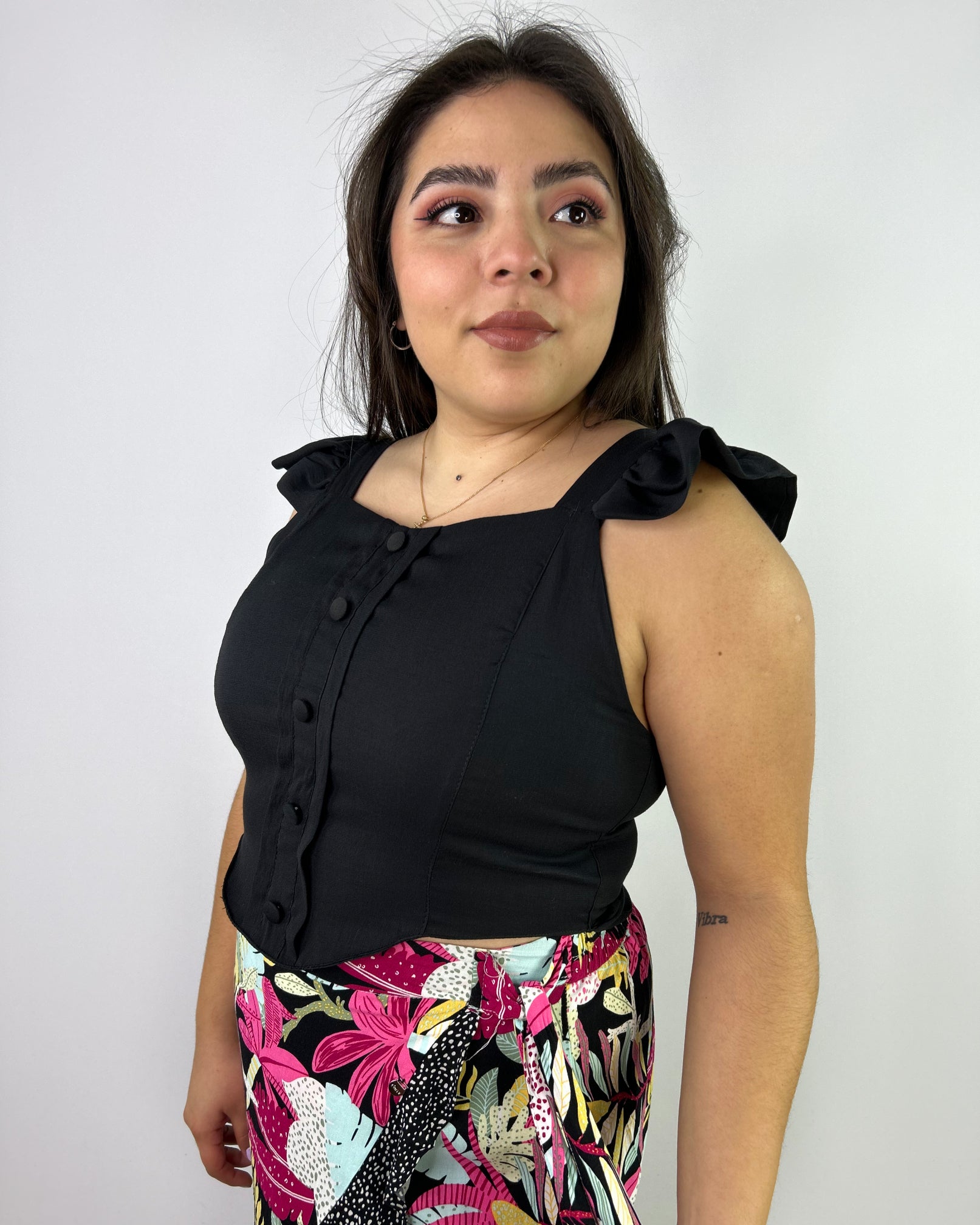 Polera Negra con Vuelos| Juvenil